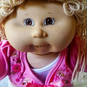 CABBAGE PATCH KIDS 14.5" DOLL (TAN) SOFT BODY BROWN EYES BEAUTY 💖💖💖💖💖..